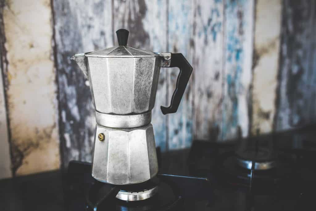 India Meets Italia Cook A Chai Latte At Home With Your Moka Pot Premsoul Bio Chai